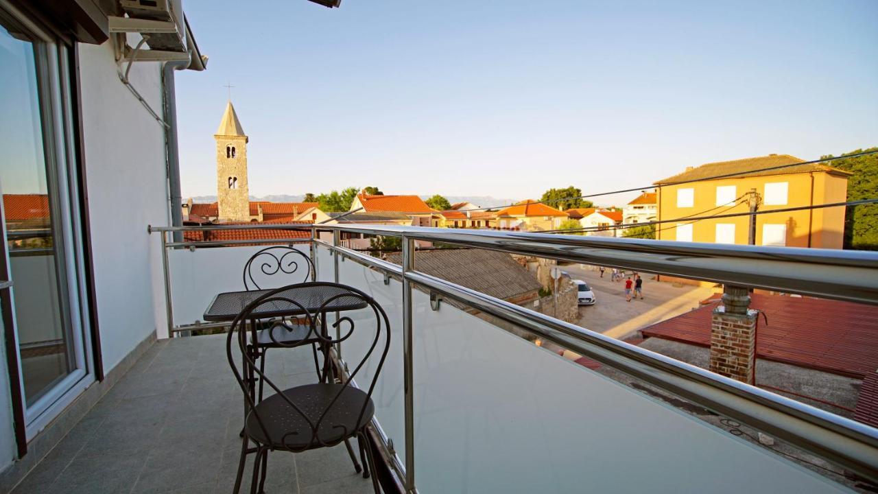 Apartment Caramela Nin Eksteriør bilde