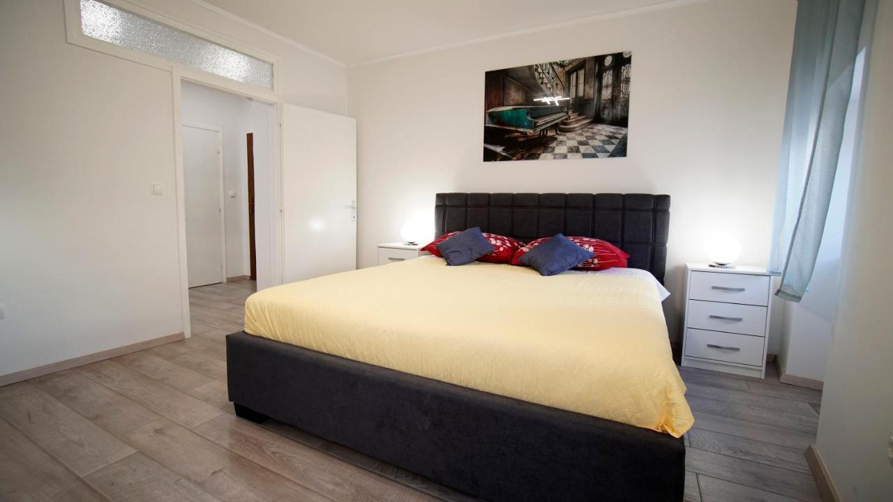 Apartment Caramela Nin Eksteriør bilde