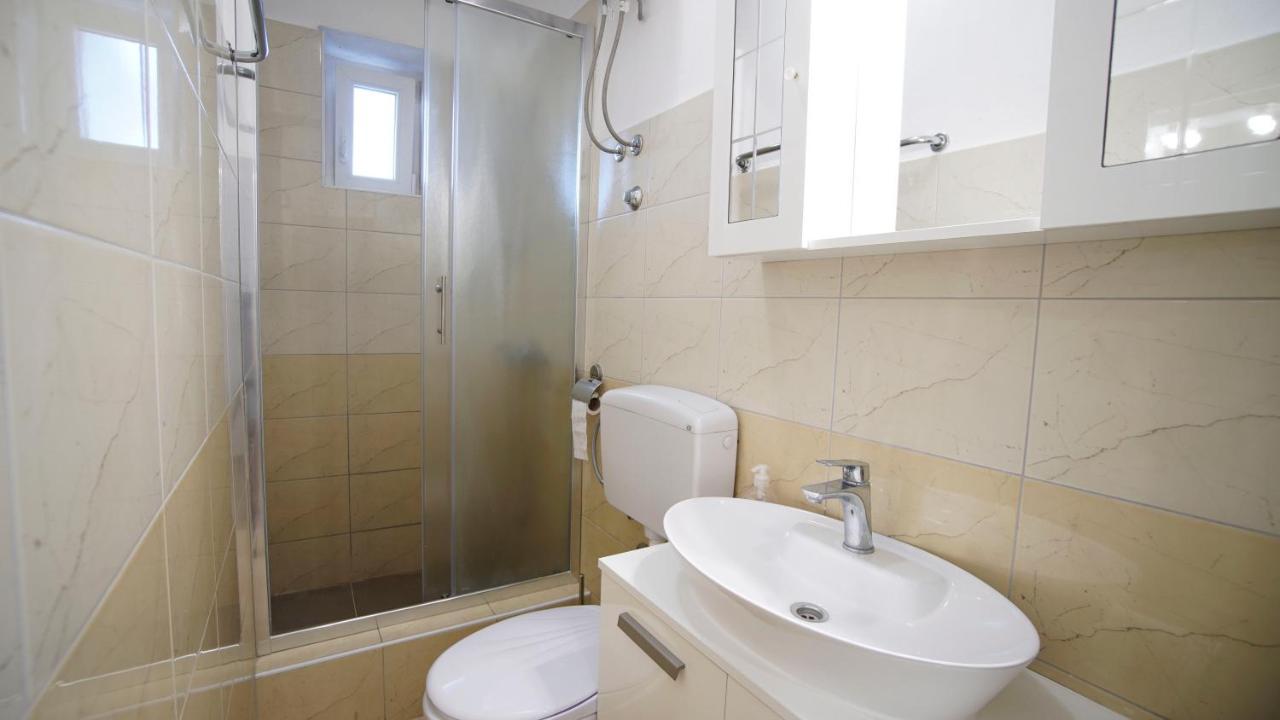 Apartment Caramela Nin Eksteriør bilde