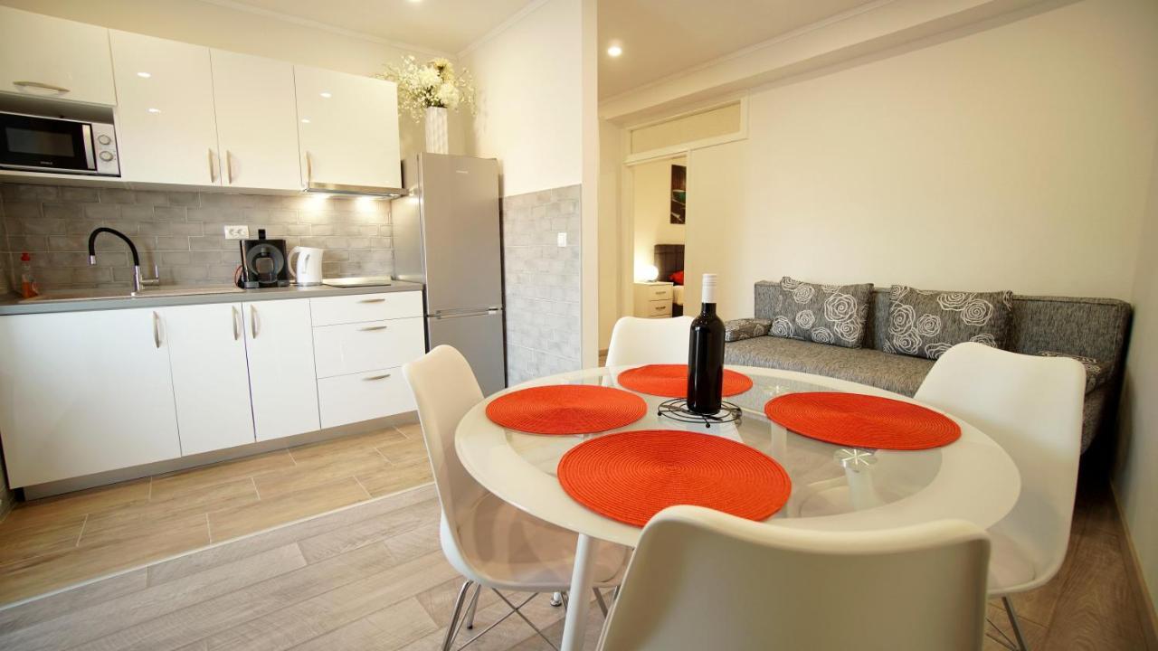 Apartment Caramela Nin Eksteriør bilde